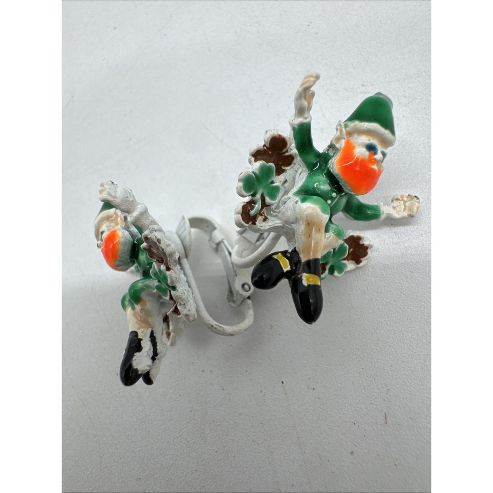 Vintage Leprechaun Shamrock St Patrick Day Green Enamel Clip On Earrings - Picture 2 of 5